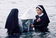 宋慧乔新片预售夺冠口碑翻车引争议“女性子宫”当容器引发讨论！娱乐吃瓜宋慧乔视频播放